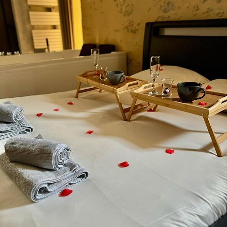 Love Queen Spa Detente Blois Exteriér fotografie