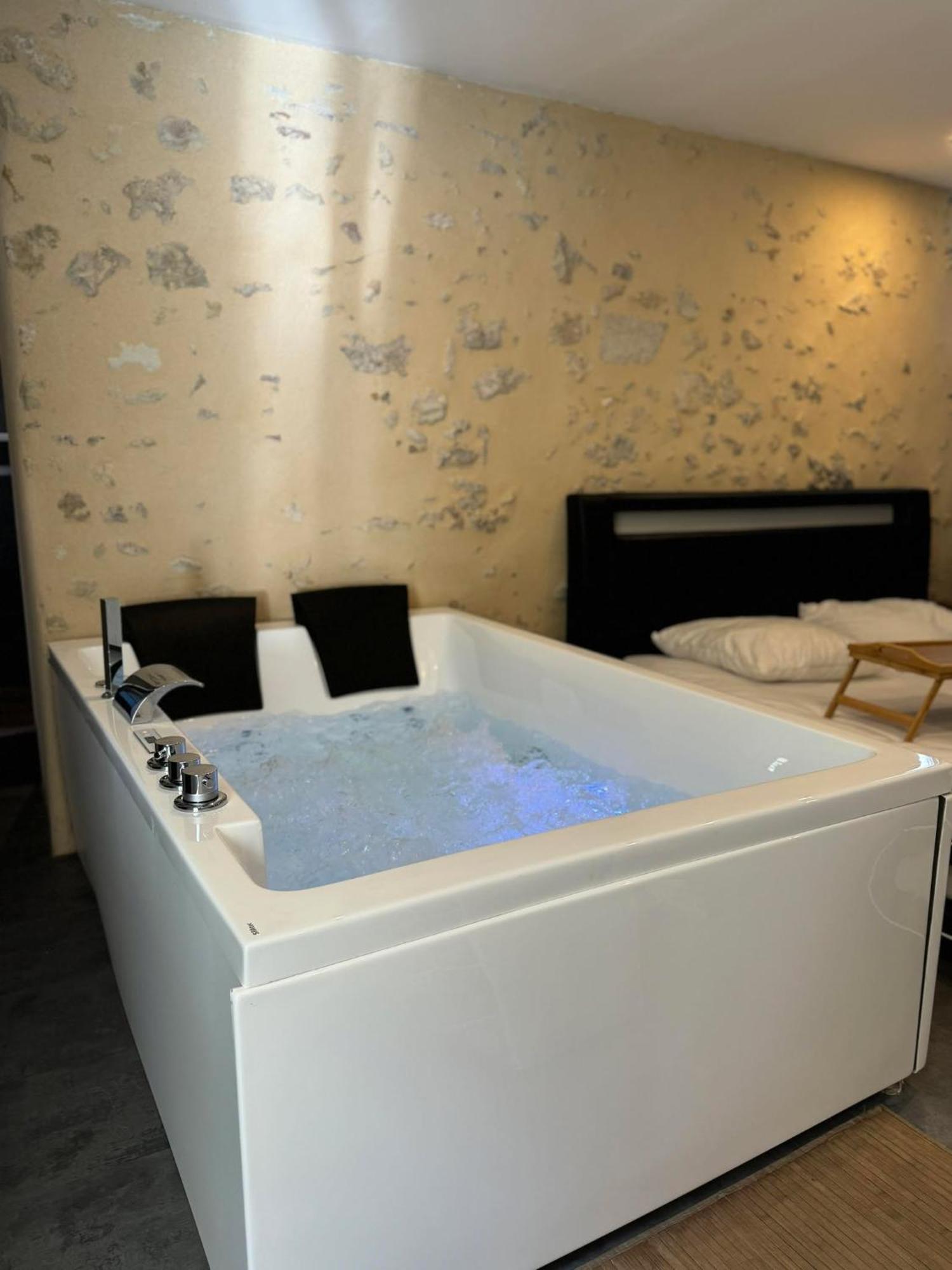 Love Queen Spa Detente Blois Exteriér fotografie